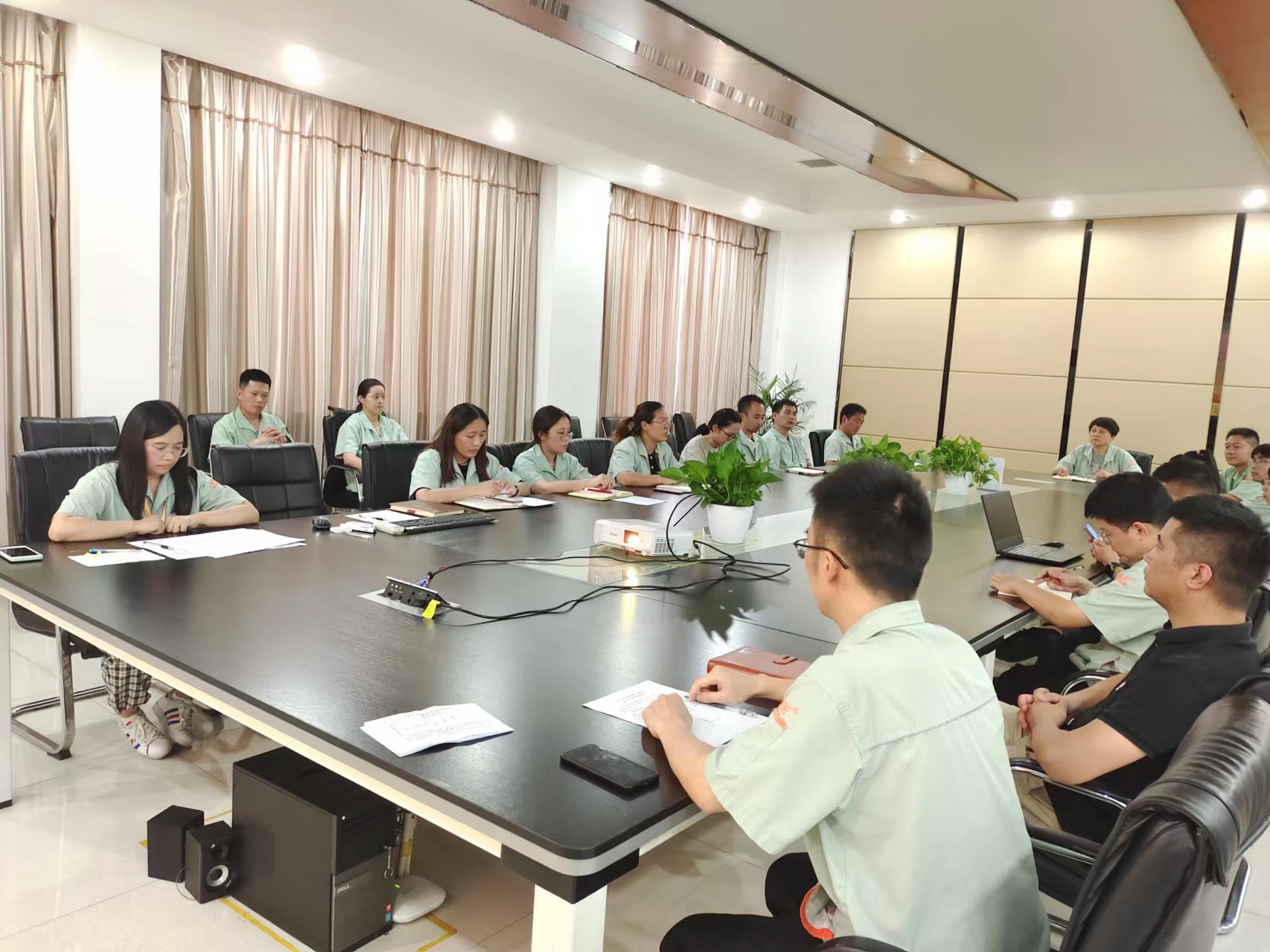 浙江宏利汽配集團(tuán)黨支部換屆選舉大會(huì)順利召開